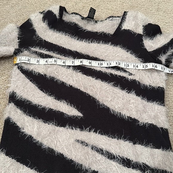 Zebra Print - Picture 2 of 3